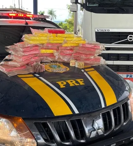 PRF apreende mais de 30 KG de cocaína em Barreiras