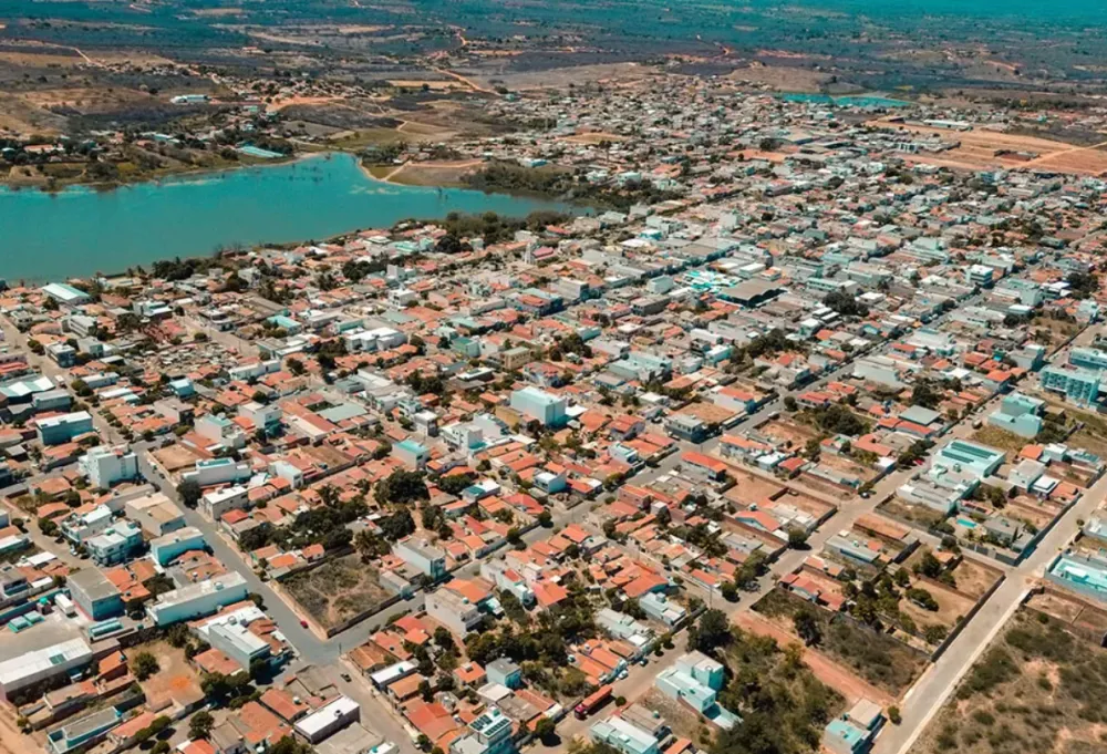 Polícia Militar apreende drogas e prende suspeitos em Tanque Novo
