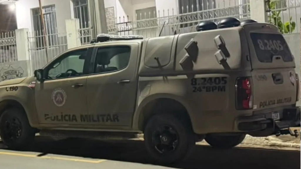 Homem condenado por estupro de vulnerável se apresenta à polícia após mandado de prisão em Tanhaçu