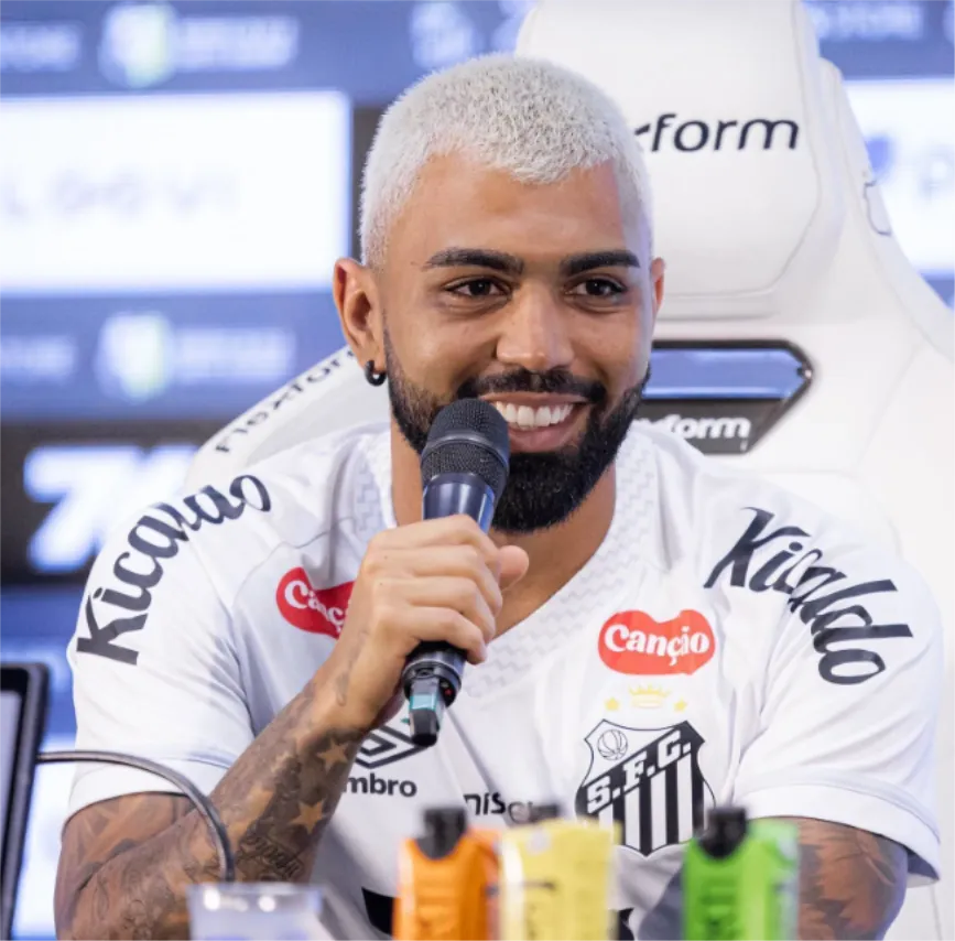 Gabigol retorna ao Santos em meio a polêmica e torcida dividida