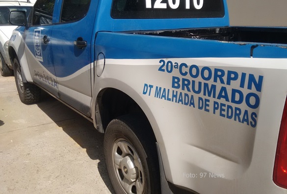 Polícia prende homem que agrediu mulher com barra de ferro 