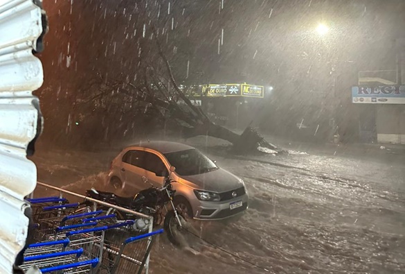 Tempestade atinge cidade de Brumado