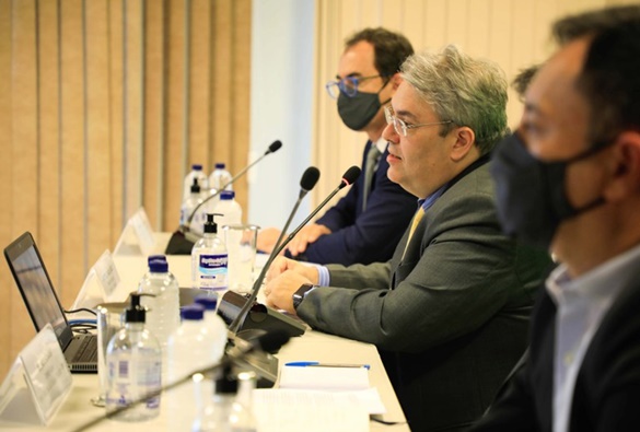 MEC vai fornecer internet a alunos de baixa renda de instituições federais