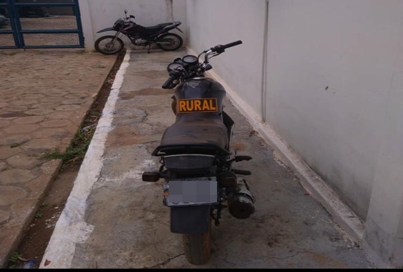 Polícia Militar apreende motocicleta com restrição de roubo no distrito de Iguatemi 