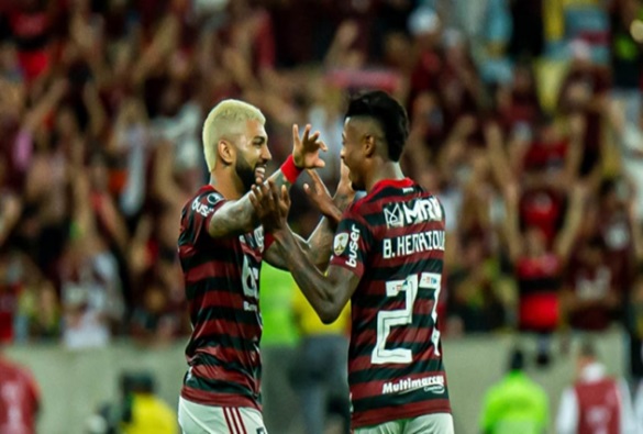 Flamengo massacra o Grêmio e se garante na final da Libertadores
