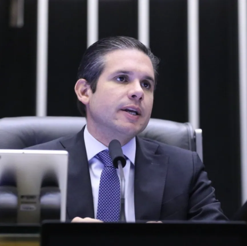 Presidente da Câmara dos Deputados pede afastamento de 15 parlamentares após motim no Congresso Nacional