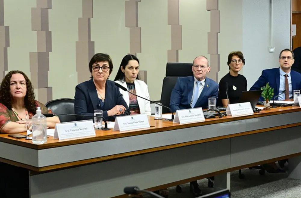 Comissão de Meio Ambiente debate fim da exportação de animais vivos