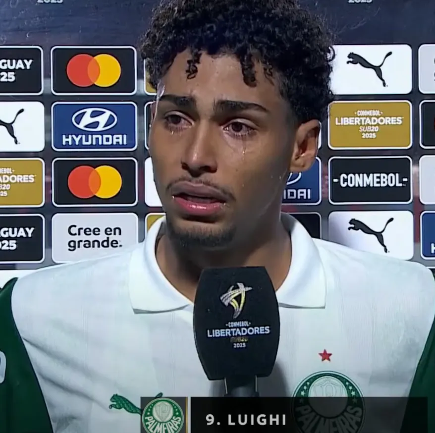 Jogador do Palmeiras sofre racismo e se emociona durante entrevista