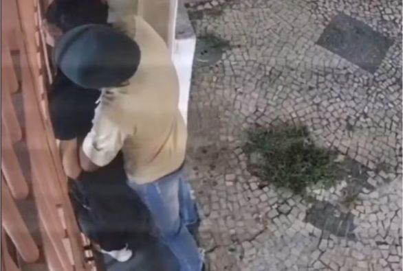 Homem é estuprado na porta de casa e fica traumatizado