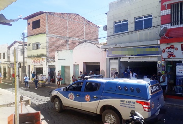 Dupla em moto assalta correspondente bancário em Livramento 