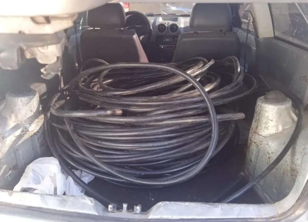 Polícia Militar prende suspeitos de furto de fios de cobre em Paramirim