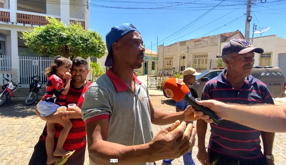 Exaltados, moradores da Jurema cobram vereadores sobre providências no abastecimento de água da Embasa em Livramento