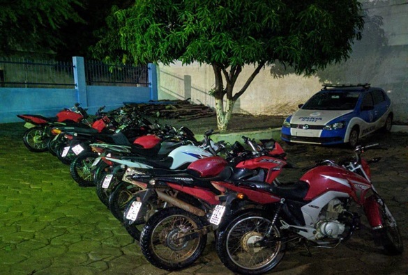 Polícia apreende motos com escapamentos adulterados em Livramento 