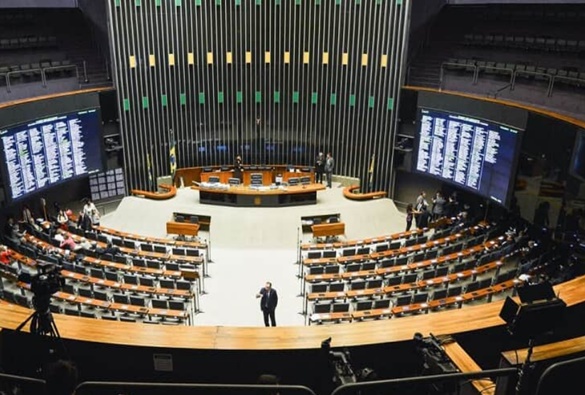 Câmara aprova PL que prorroga desoneração da folha de pagamentos  