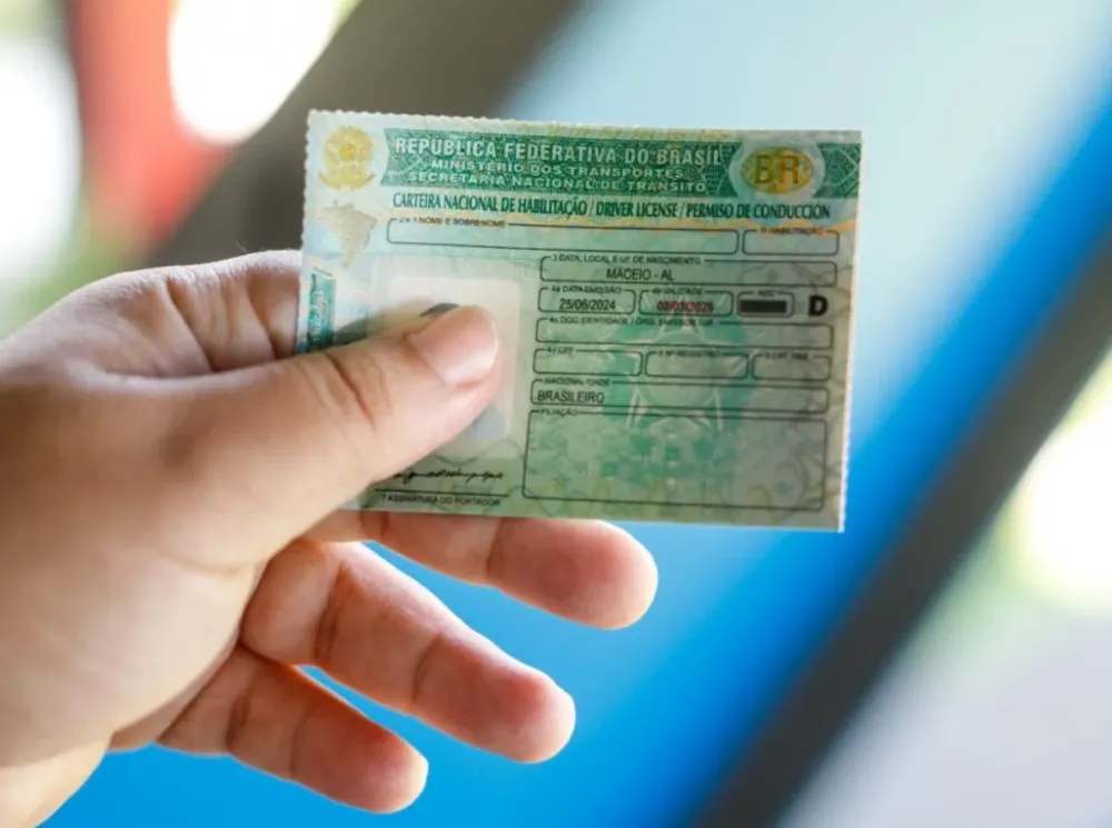 Contemplados nos programas de CNH gratuita devem enviar documentos até o fim do mês