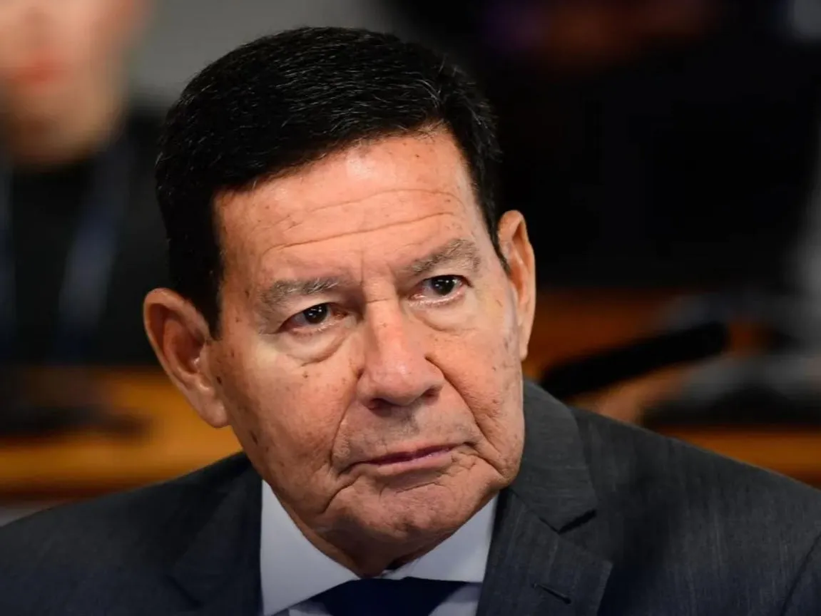 Mourão esperava apoio de pelo menos 10 senadores contra o fim da escala 6x1