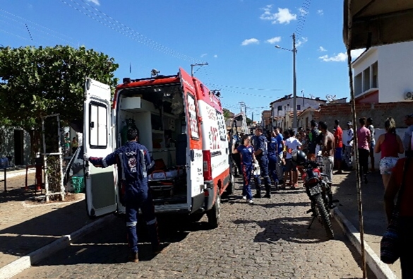  Acidente de moto deixa homem e mulher feridos em Livramento