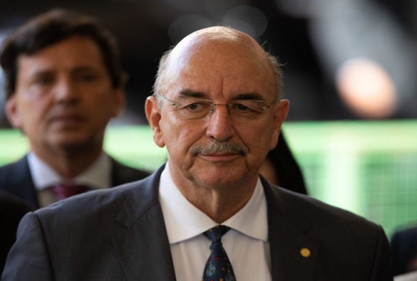 Ministro da cidadania afirma que 13º do Bolsa Família será pago este ano 