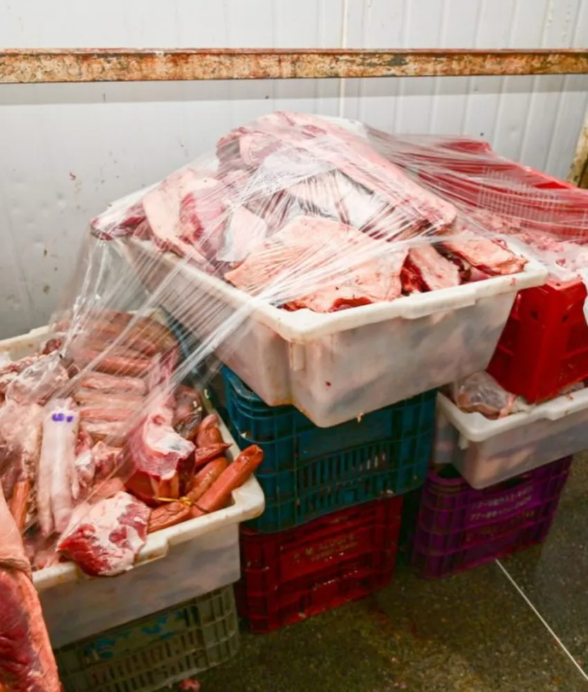 Açougue é interditado por venda carnes impróprias em Vitória da Conquista