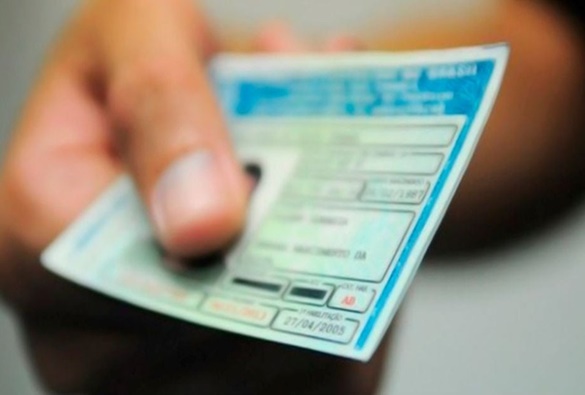 Código de Trânsito: Câmara muda projeto e fixa em 10 anos validade da CNH de motorista profissional