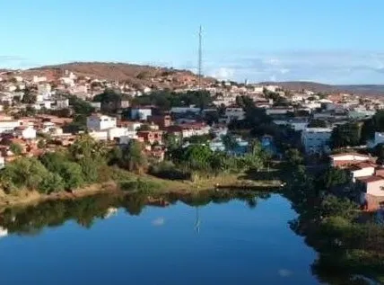 Dupla envolvida em tentativa de roubo sofre acidente e é presa em Ibiassucê