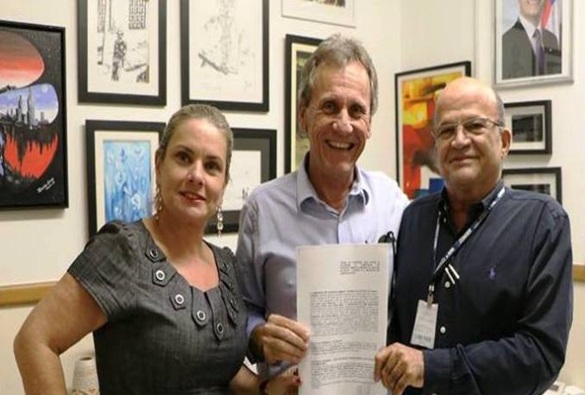 Assinado convênio para a construção da Praça São João em Dom Basílio