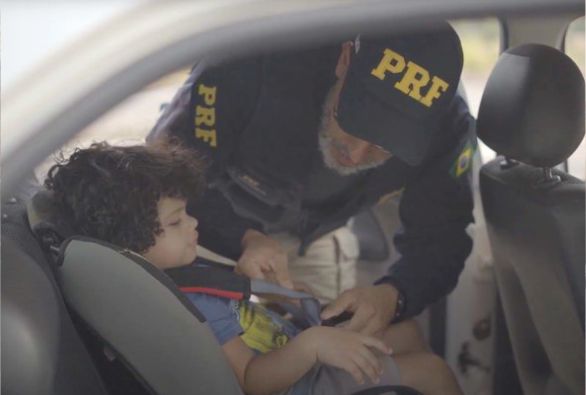 Cresce o número de crianças flagradas sem o uso da ‘cadeirinha’ nas rodovias federais da Bahia