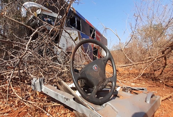 Dombasiliense morre em acidente envolvendo ônibus que dirigia