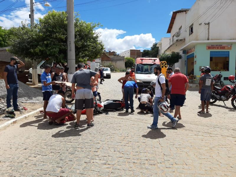 Acidente envolvendo duas motocicletas é registrado no centro de Livramento