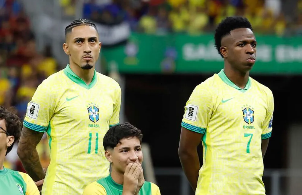 Raphinha e Vinícius Jr. são indicados ao prêmio Bola de Ouro