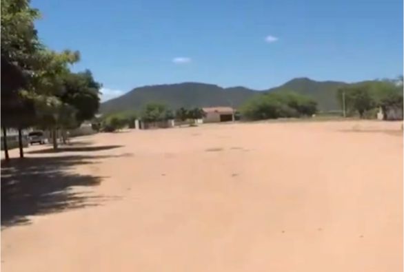  Desvio de água está sendo feito em comunidades rurais do município