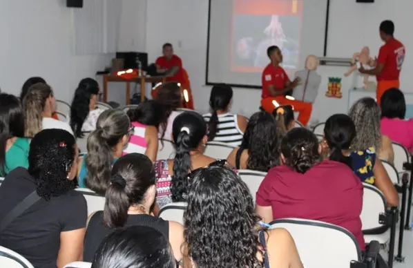 Educadores de creches de Brumado recebem aulas de primeiros socorros