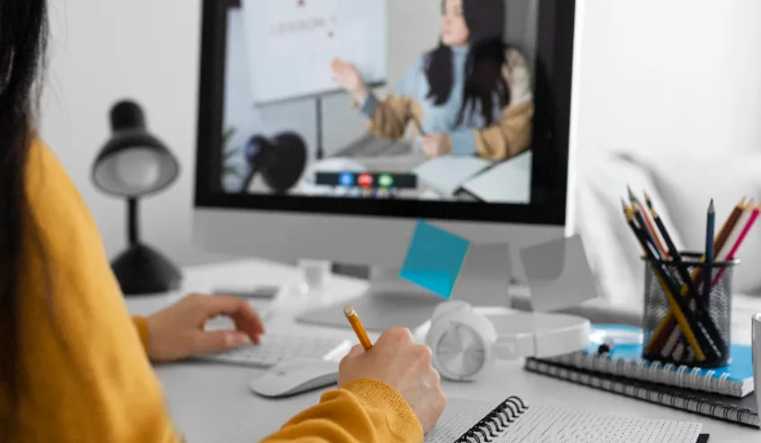 MEC proíbe graduação EAD em medicina, direito e odontologia