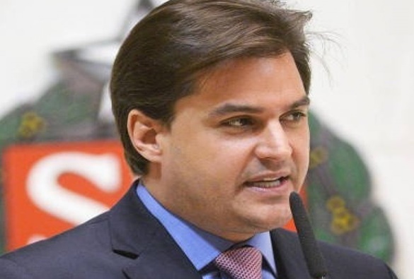 CNBB cobra punição a deputado que xingou arcebispo e papa de 