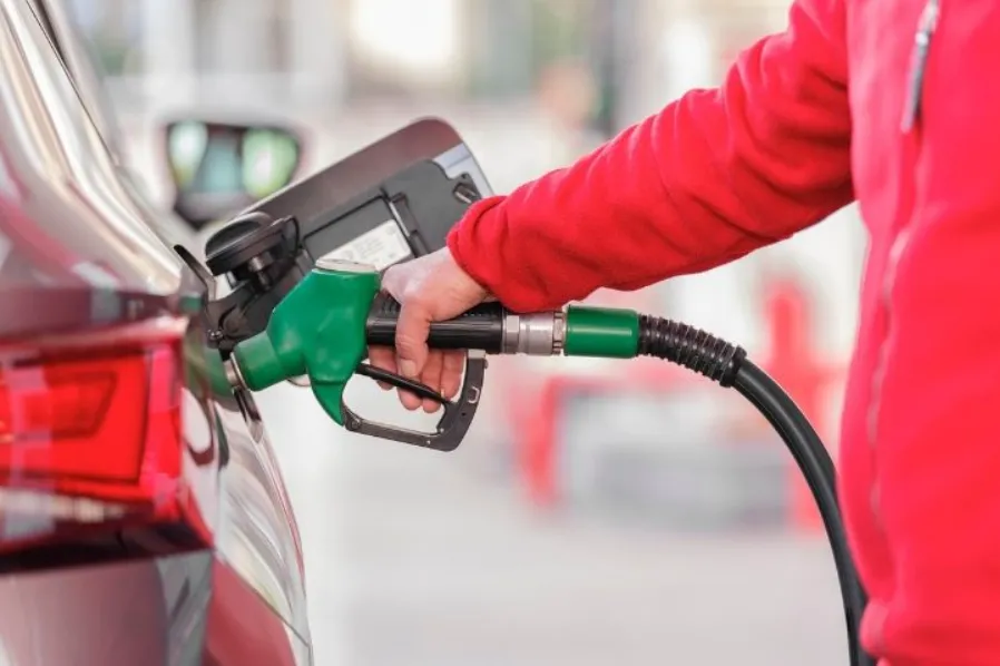 Petrobras reduz preço da gasolina A para distribuidoras