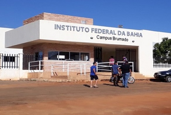 17 estudantes de Livramento, aprovados no IF-BA, em Brumado, aguardam liberação de ônibus por parte da Prefeitura Municipal 