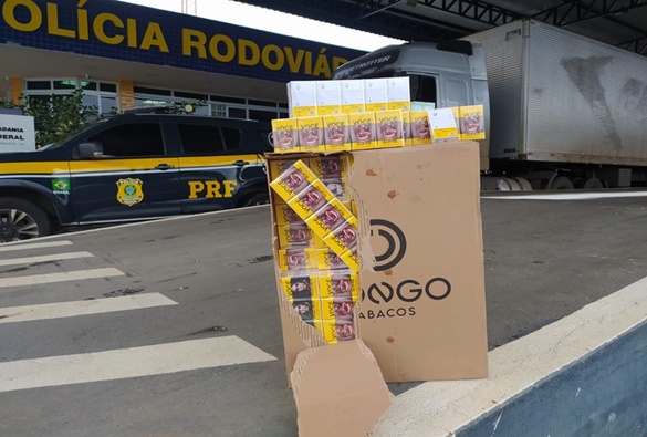 Carregamento com 250 mil maços de cigarros com nota fiscal irregular é apreendido pela PRF em Vitória da Conquista