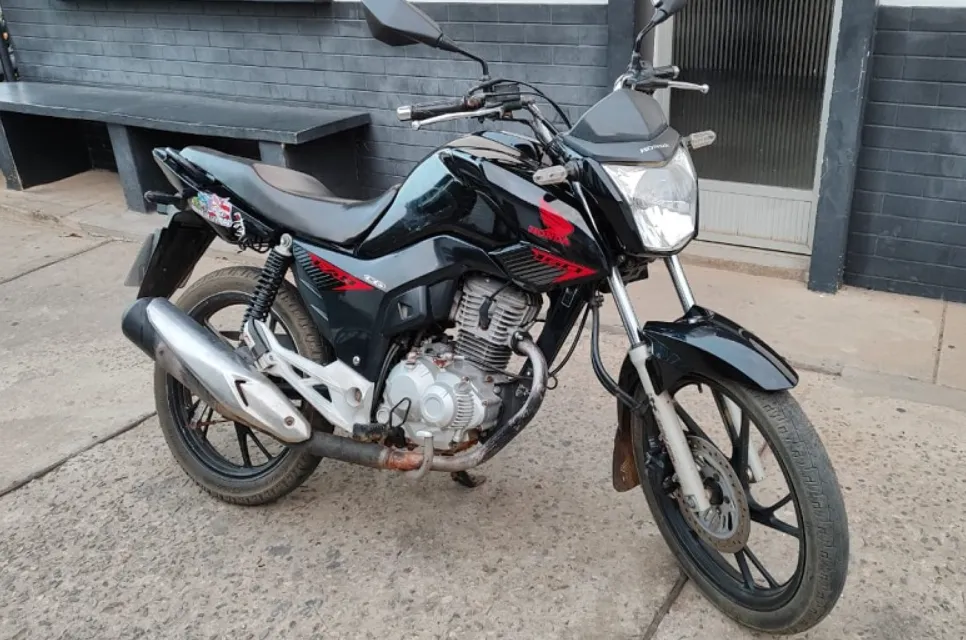 Motocicleta com restrição de furto é apreendida em Livramento