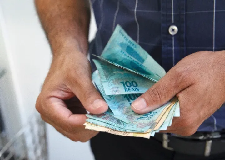 Salário mínimo previsto para 2026 é de R$ 1.630