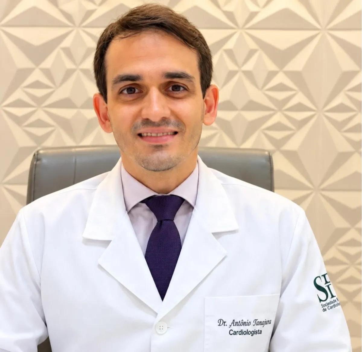 Dr. Antônio Tanajura participa de Fórum no Rio de Janeiro e fala ao Jornal da 88 sobre inovações no combate a doenças cardiometabólicas e venosas 