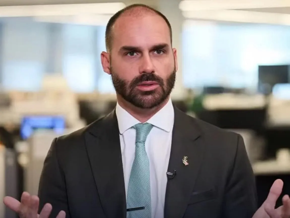 PF avalia pedir aos EUA extradição de Eduardo Bolsonaro após decisão de Moraes