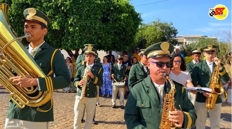 Cerimônia de Hasteamento das Bandeiras Celebra o 7 de Setembro em Livramento
