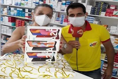 Rádio 88 FM realiza sorteio de prêmios da Farmácia Vitoria