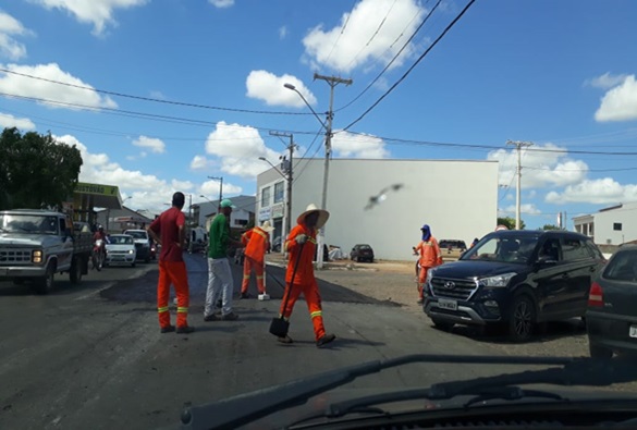 Obras na BA 148 alteram trânsito na Avenida Lindemberg Cardoso, no bairro Taquari 