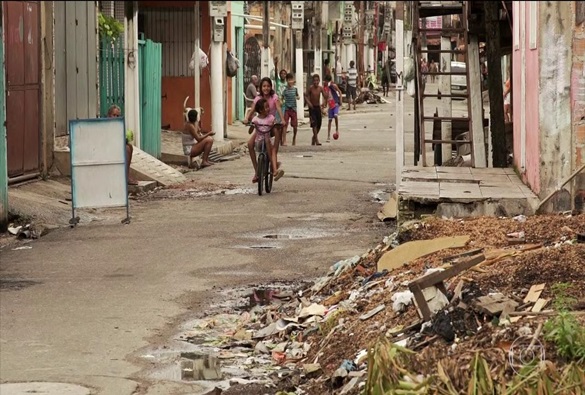 Em 1 ano, aumenta em quase 2 milhões número de brasileiros em situação de pobreza, diz IBGE