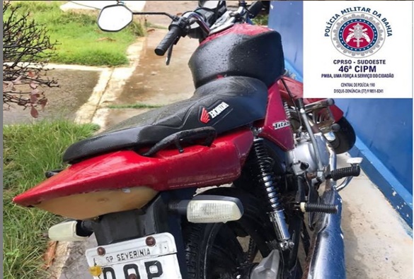 Moto roubada com placa de São Paulo é recuperada em Livramento