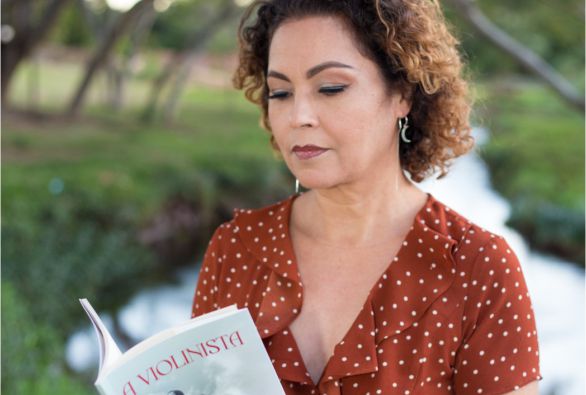 Jornalista Marlúcia Araújo lança A Violinista, seu novo livro, na Fligê