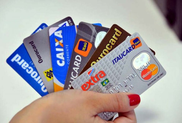 Uso de cartão de crédito cresce 30,9% entre 2019 e 2022, diz BC