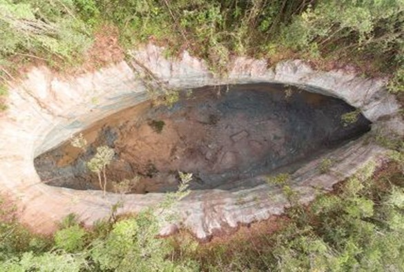 Bahia: Cratera gigante aumenta de comprimento e chega a 78 metros